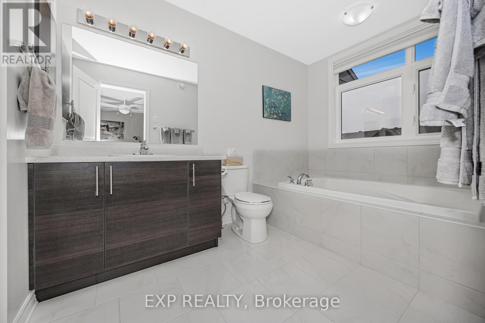 












121 MATTINGLY WAY

,
Ottawa,




Ontario
K4M0C5

