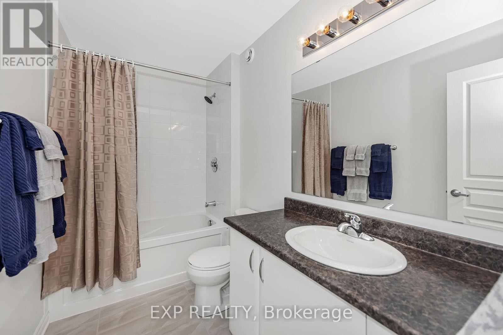 












121 MATTINGLY WAY

,
Ottawa,




Ontario
K4M0C5

