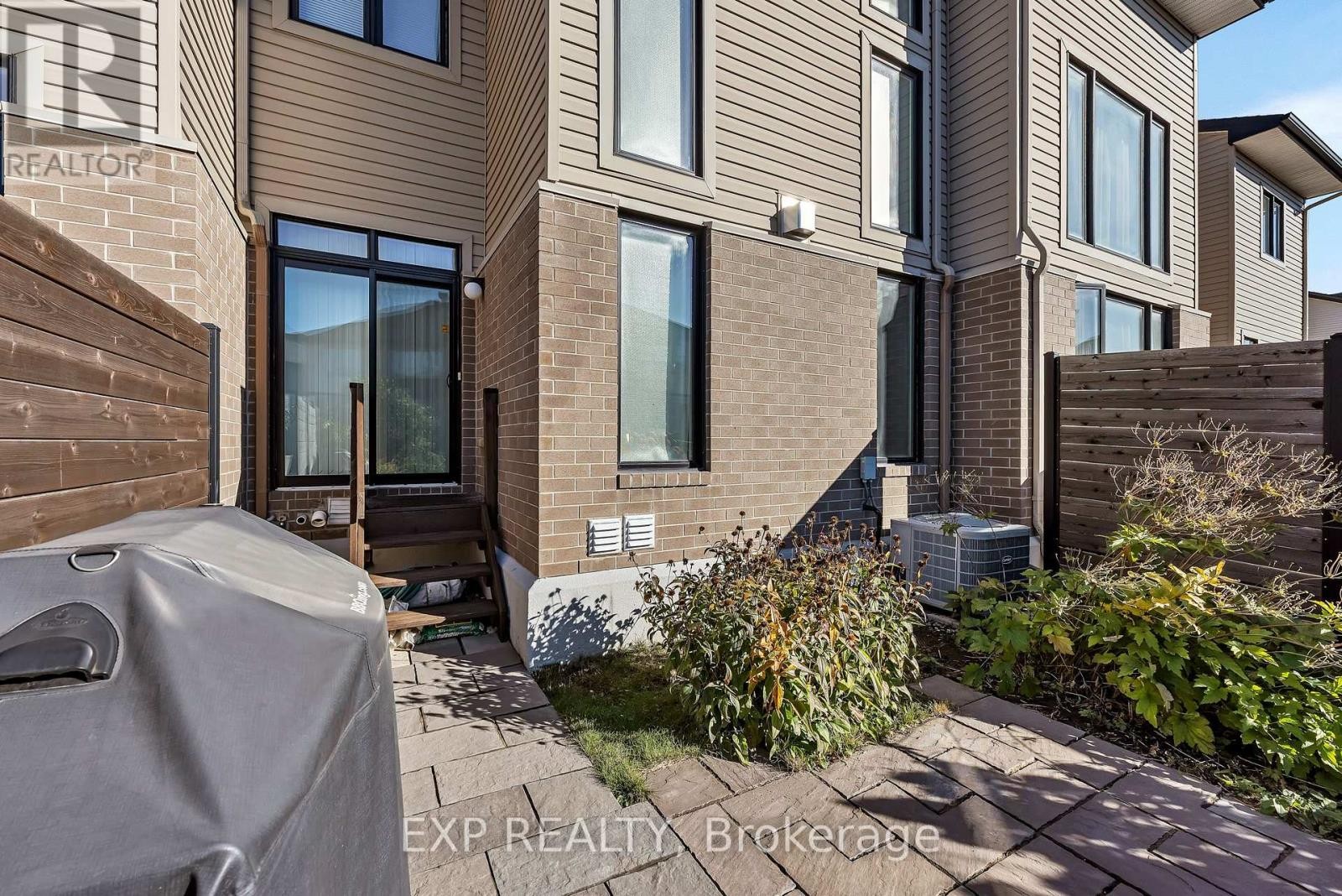 












121 MATTINGLY WAY

,
Ottawa,




Ontario
K4M0C5

