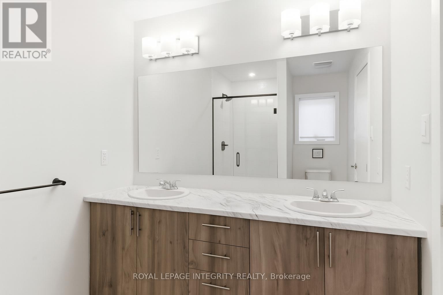 












820 BASCULE PLACE

,
Ottawa,




Ontario
K0A2Z0

