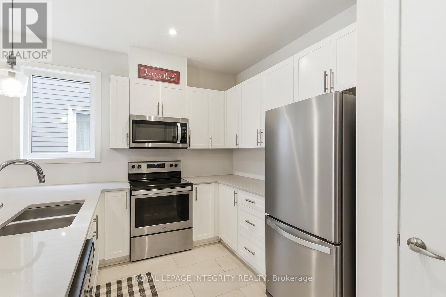 












820 BASCULE PLACE

,
Ottawa,




Ontario
K0A2Z0

