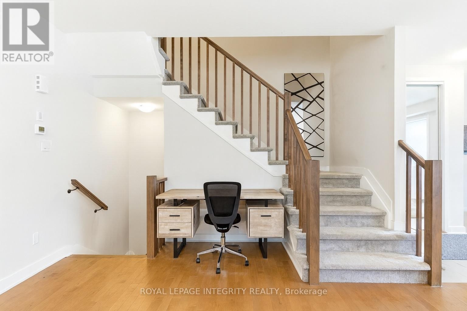 












820 BASCULE PLACE

,
Ottawa,




Ontario
K0A2Z0

