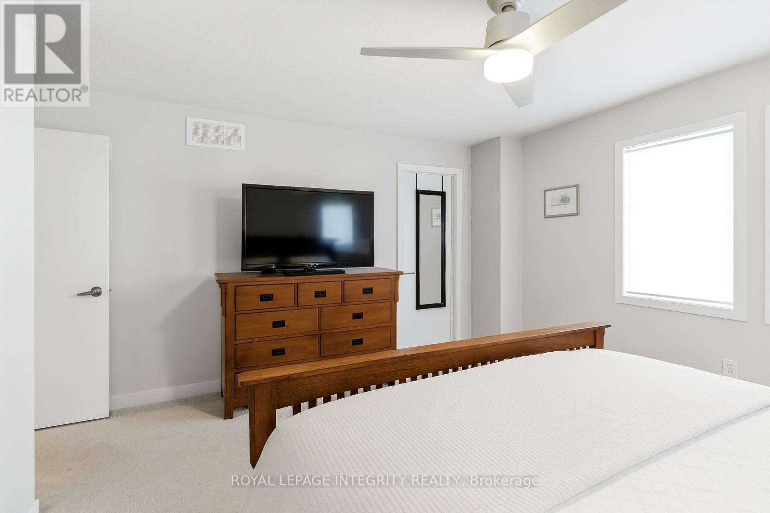 












820 BASCULE PLACE

,
Ottawa,




Ontario
K0A2Z0

