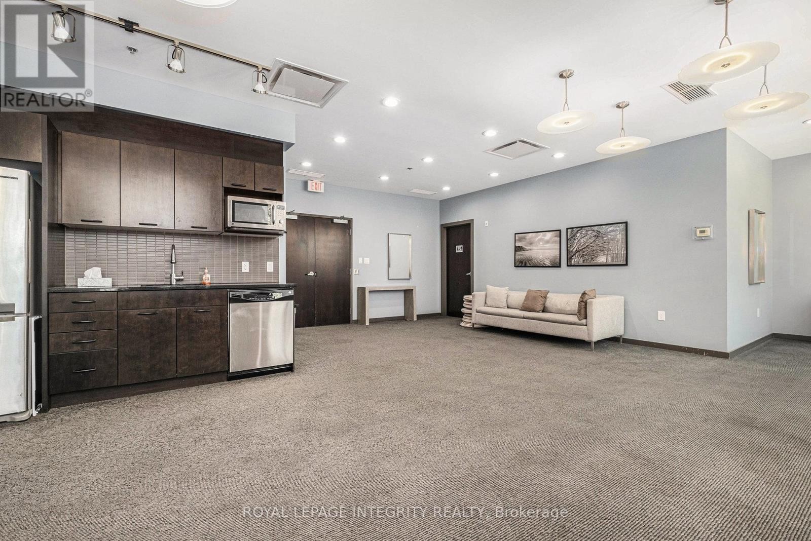 












615 - 101 RICHMOND ROAD

,
Ottawa,




Ontario
K1Z0A6

