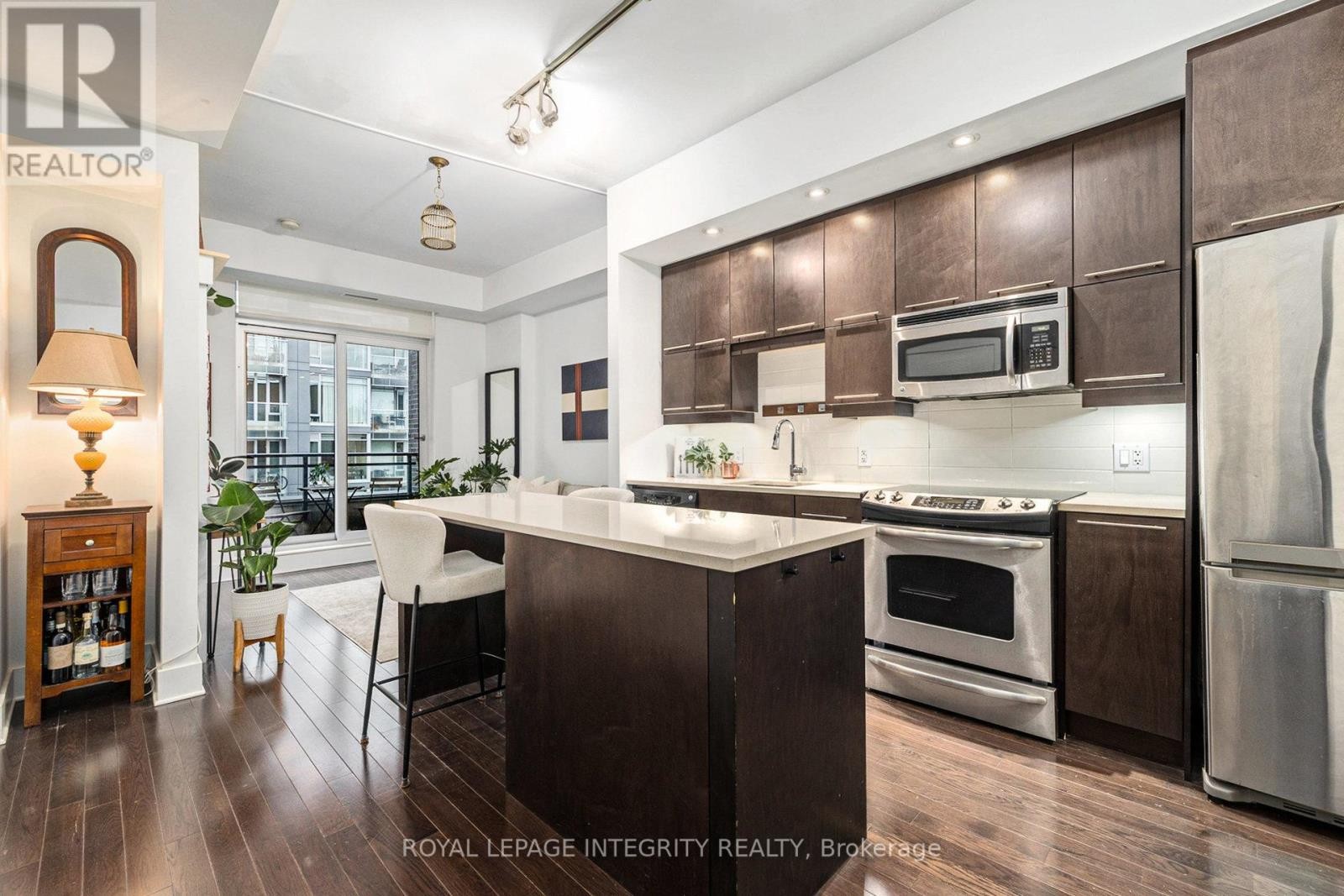 












615 - 101 RICHMOND ROAD

,
Ottawa,




Ontario
K1Z0A6

