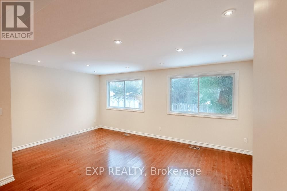 












UNIT A - 196 OLD COLONY ROAD

,
Ottawa,




Ontario
K2L1M7


