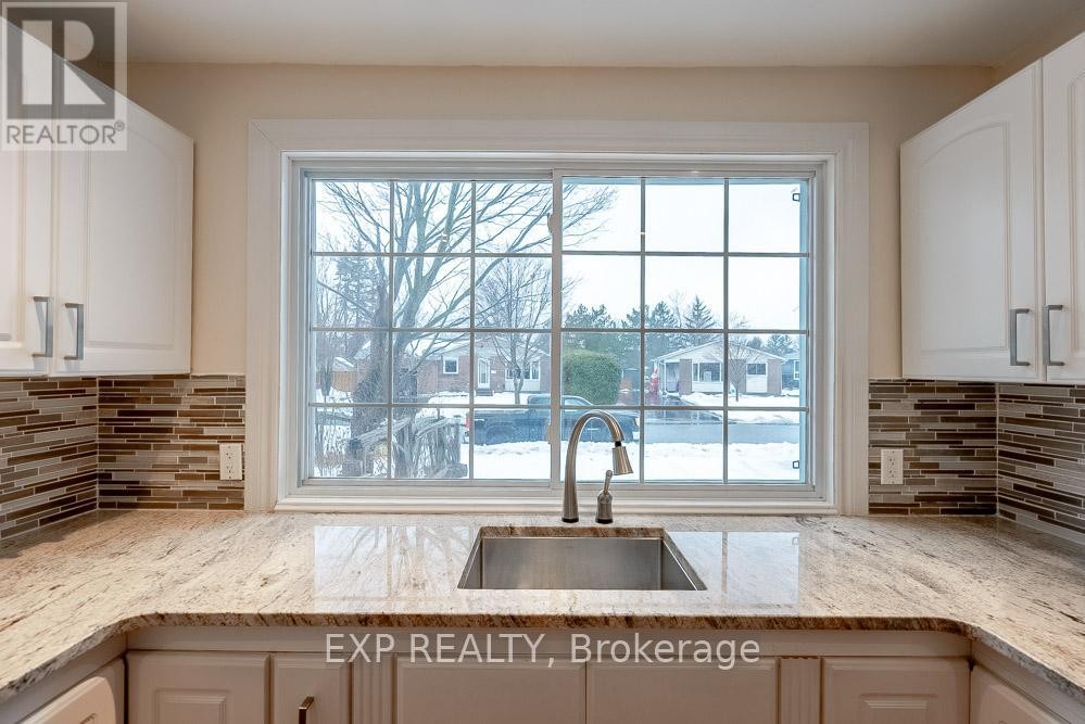 












UNIT A - 196 OLD COLONY ROAD

,
Ottawa,




Ontario
K2L1M7

