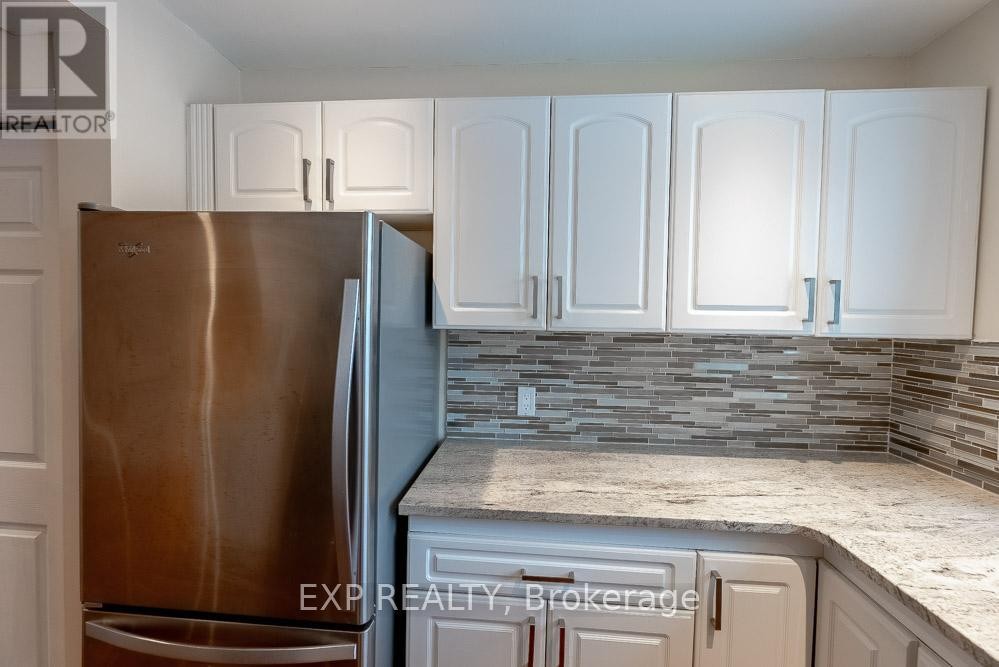 












UNIT A - 196 OLD COLONY ROAD

,
Ottawa,




Ontario
K2L1M7

