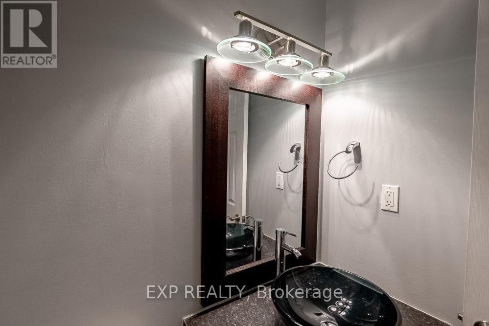 












UNIT A - 196 OLD COLONY ROAD

,
Ottawa,




Ontario
K2L1M7

