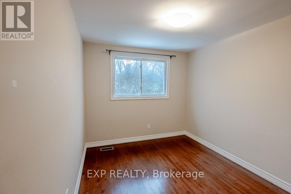 












UNIT A - 196 OLD COLONY ROAD

,
Ottawa,




Ontario
K2L1M7


