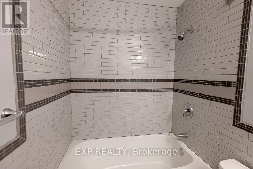 












UNIT A - 196 OLD COLONY ROAD

,
Ottawa,




Ontario
K2L1M7

