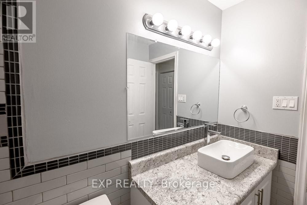 












UNIT A - 196 OLD COLONY ROAD

,
Ottawa,




Ontario
K2L1M7

