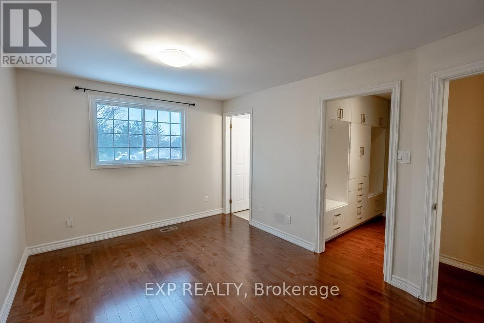 












UNIT A - 196 OLD COLONY ROAD

,
Ottawa,




Ontario
K2L1M7

