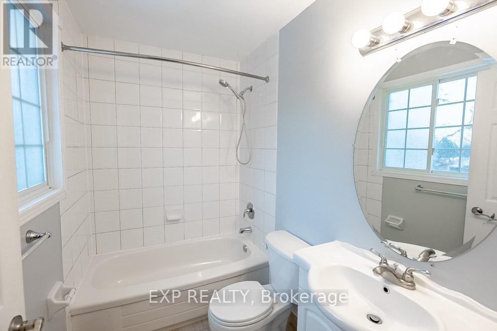 












UNIT A - 196 OLD COLONY ROAD

,
Ottawa,




Ontario
K2L1M7

