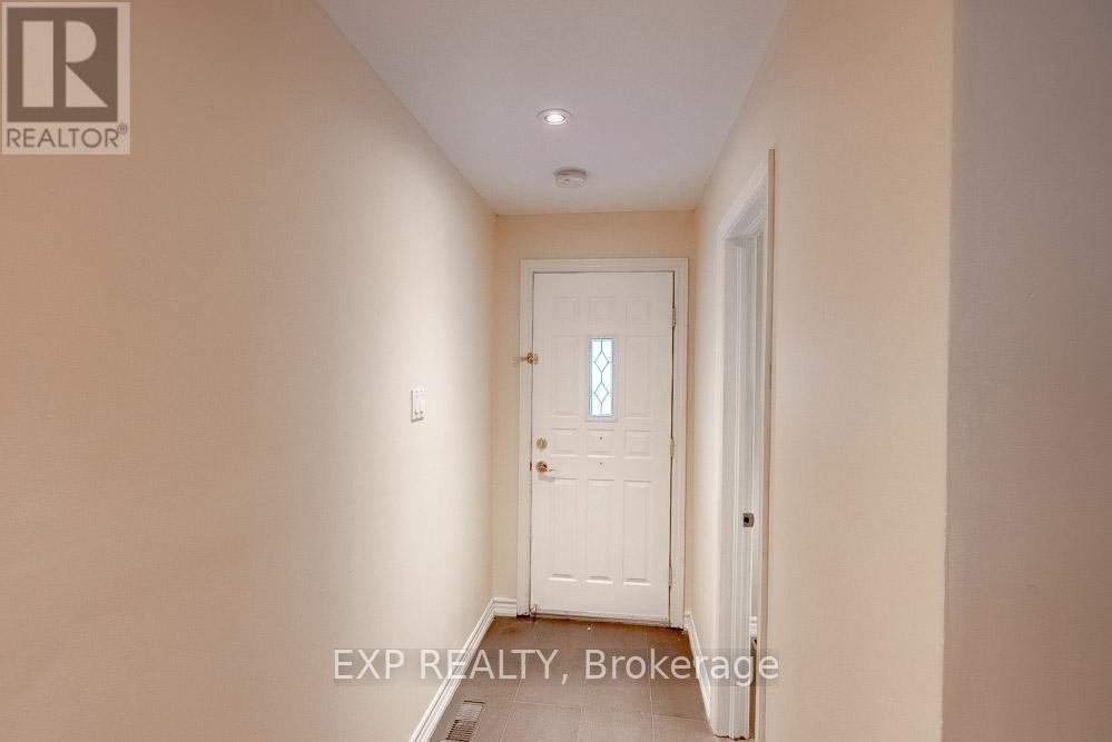 












UNIT A - 196 OLD COLONY ROAD

,
Ottawa,




Ontario
K2L1M7

