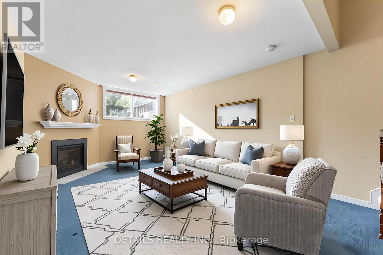 












32 CROWNRIDGE DRIVE

,
Ottawa,




Ontario
K2M2M7

