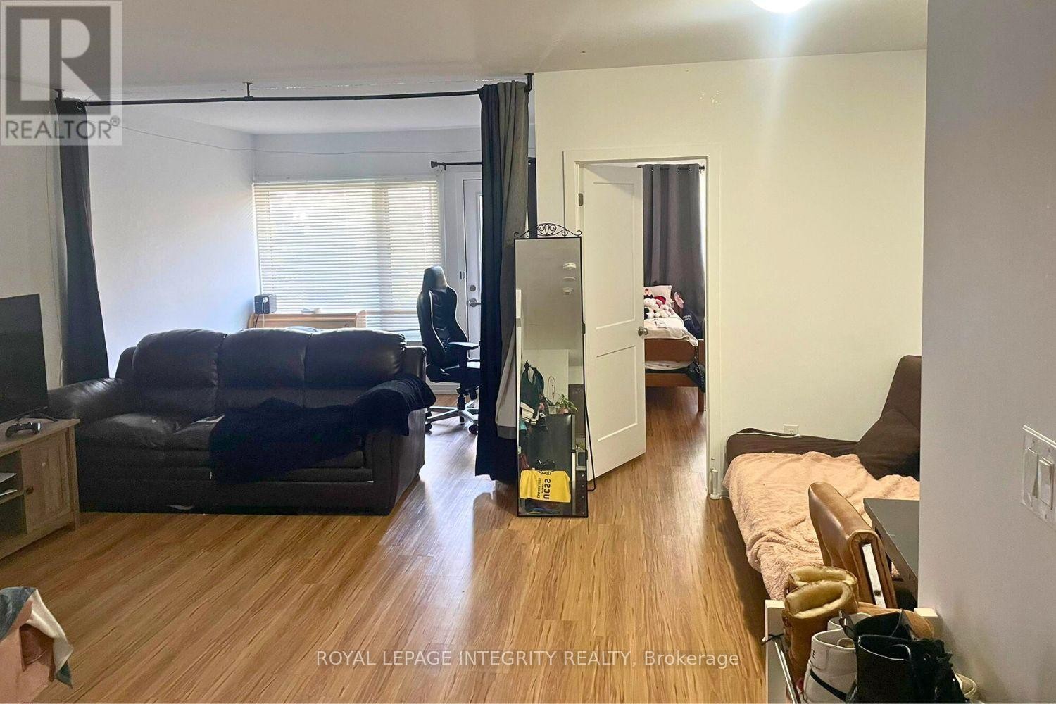 












4 - 220 LEBRETON STREET N

,
Ottawa,




Ontario
K1R7J1

