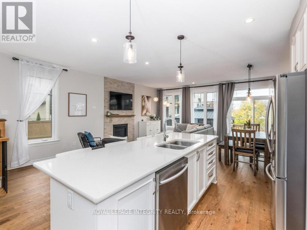 












633 CARTOGRAPHE STREET

,
Ottawa,




Ontario
K4A1B6


