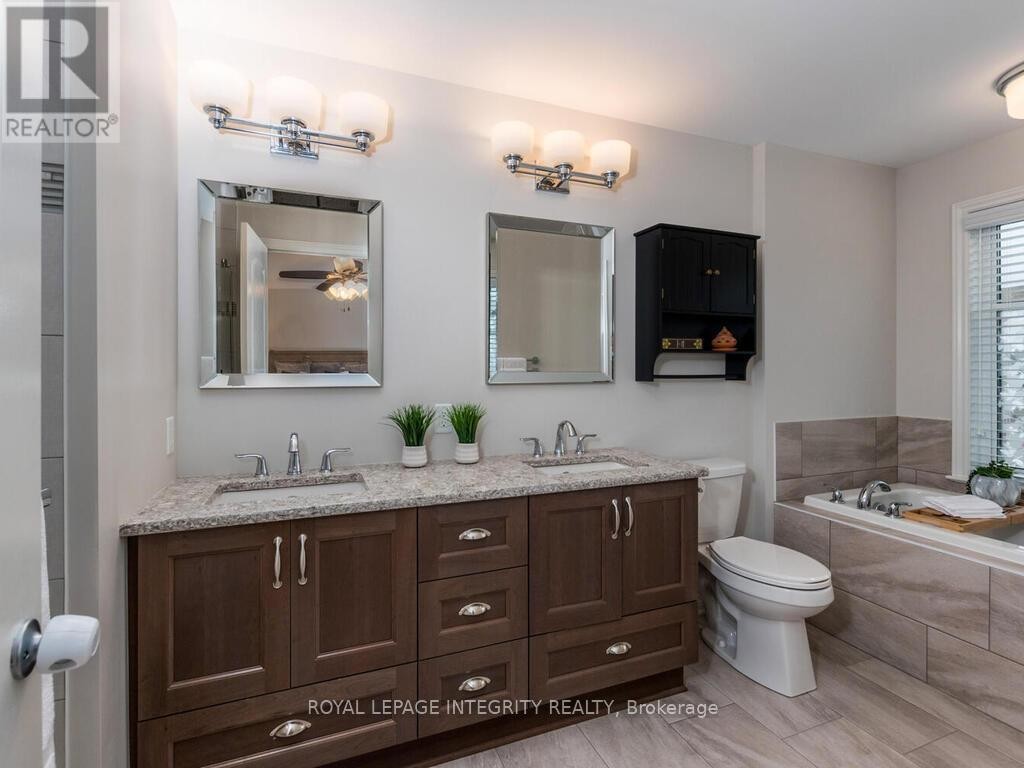 












633 CARTOGRAPHE STREET

,
Ottawa,




Ontario
K4A1B6

