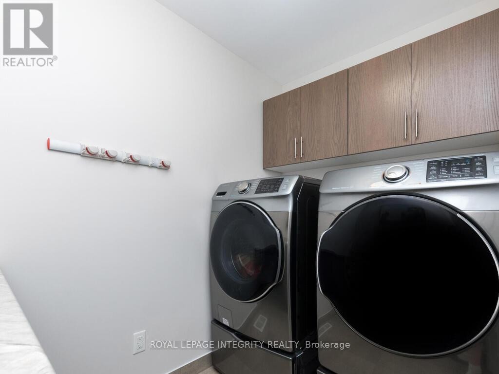 












633 CARTOGRAPHE STREET

,
Ottawa,




Ontario
K4A1B6

