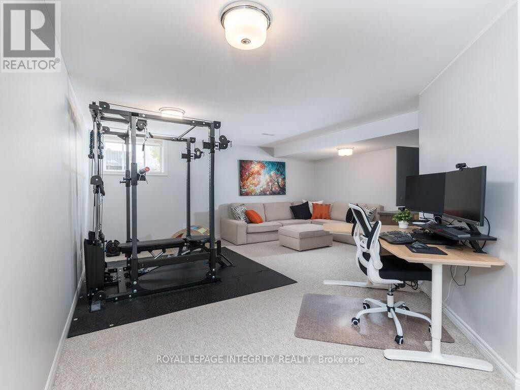 












633 CARTOGRAPHE STREET

,
Ottawa,




Ontario
K4A1B6

