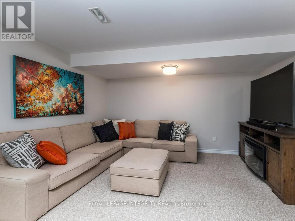 












633 CARTOGRAPHE STREET

,
Ottawa,




Ontario
K4A1B6

