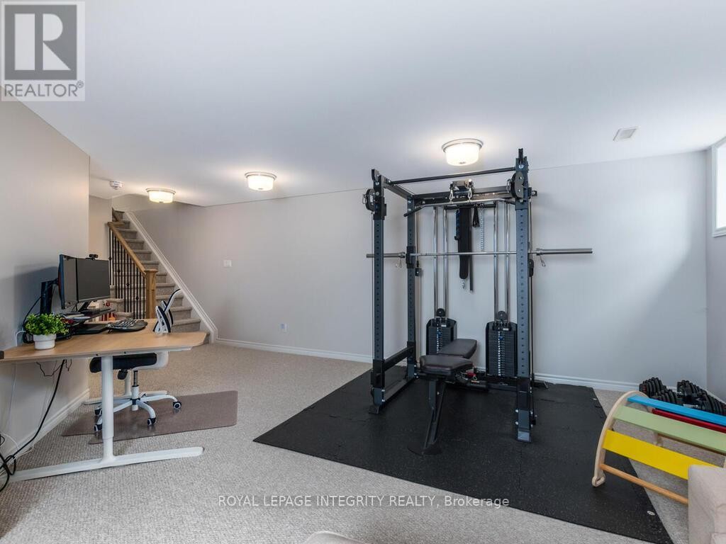 












633 CARTOGRAPHE STREET

,
Ottawa,




Ontario
K4A1B6

