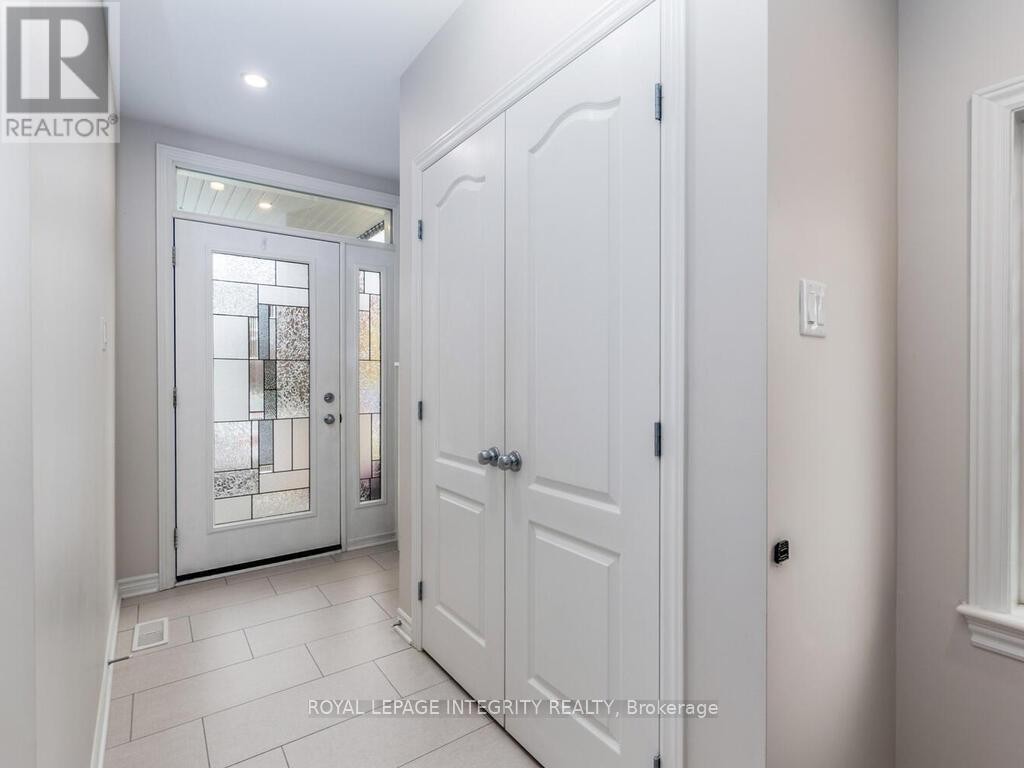 












633 CARTOGRAPHE STREET

,
Ottawa,




Ontario
K4A1B6

