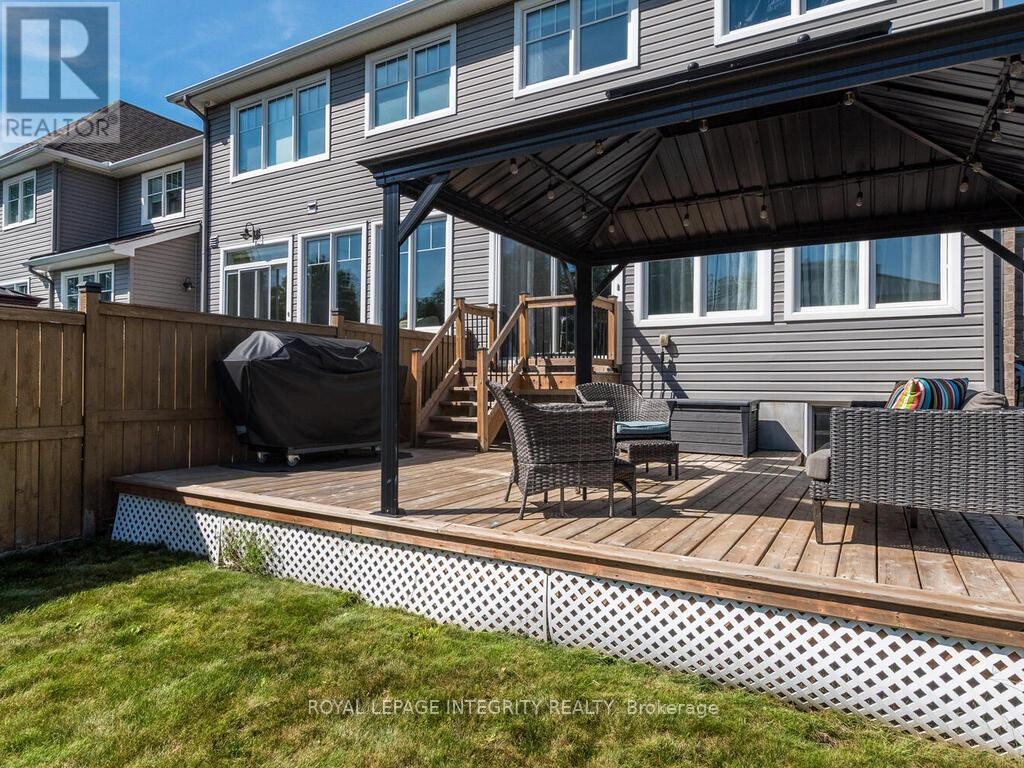 












633 CARTOGRAPHE STREET

,
Ottawa,




Ontario
K4A1B6

