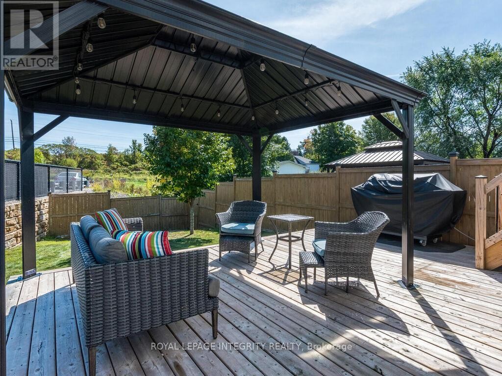 












633 CARTOGRAPHE STREET

,
Ottawa,




Ontario
K4A1B6

