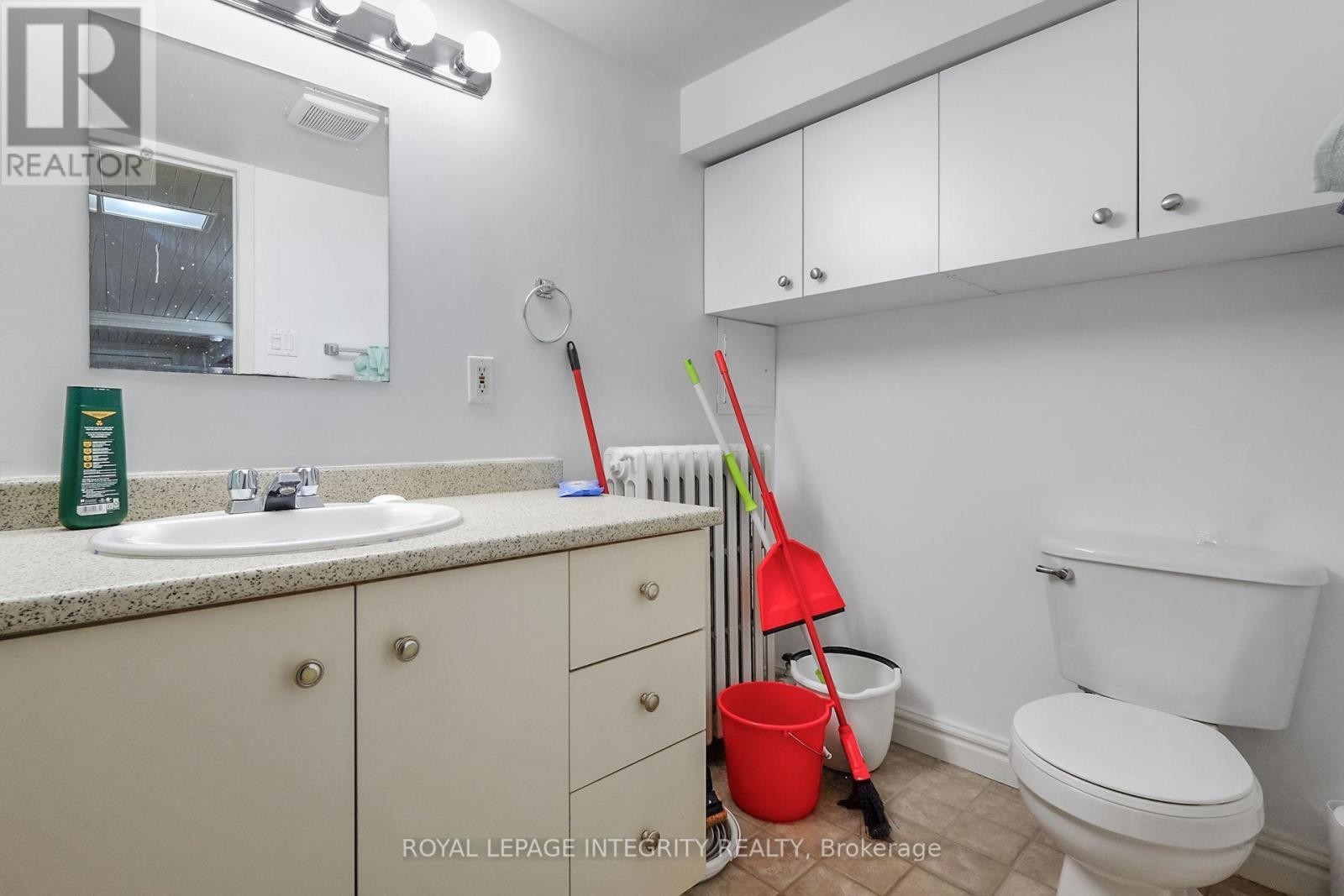 












1 - 1031 CARLING AVENUE

,
Ottawa,




Ontario
K1Y4E8

