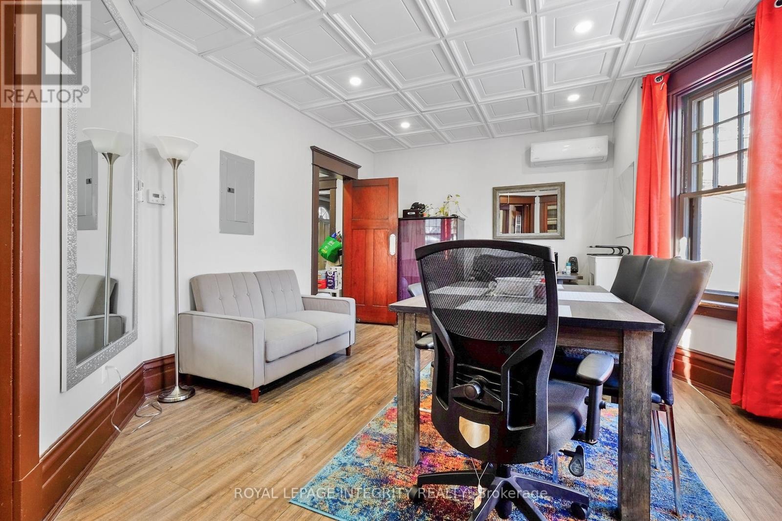 












1 - 1031 CARLING AVENUE

,
Ottawa,




Ontario
K1Y4E8

