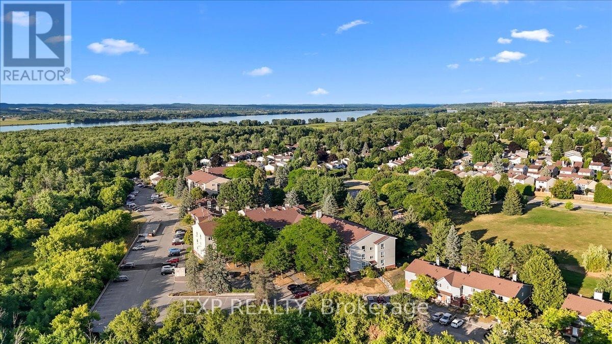 












316 - 6434 BILBERRY DRIVE

,
Ottawa,




Ontario
K1C4P5

