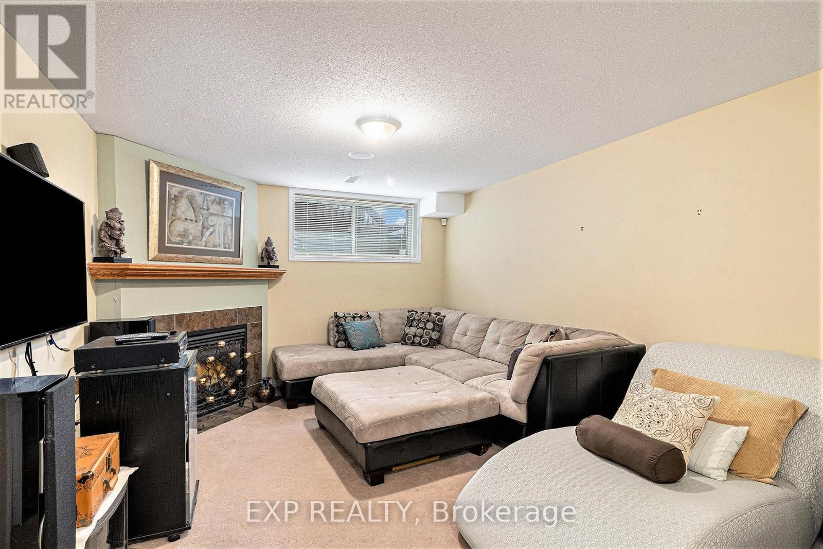 












258 TRAIL SIDE CIRCLE

,
Ottawa,




Ontario
K4A5B5

