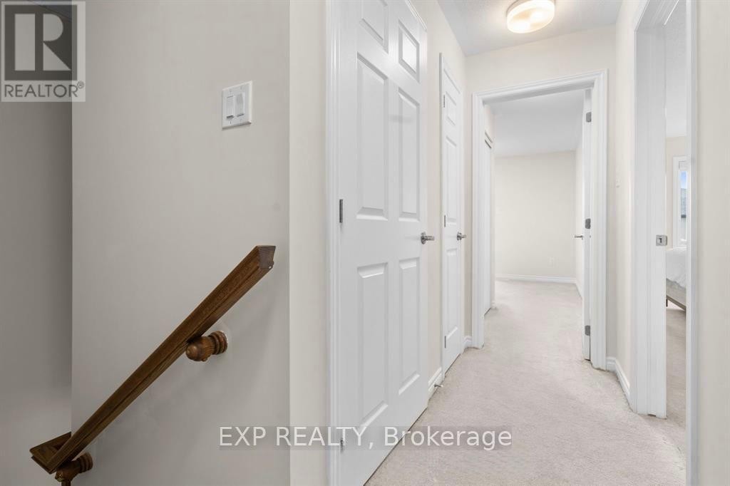 












304 LAPLAND PRIVATE

,
Ottawa,




Ontario
K2V0S2

