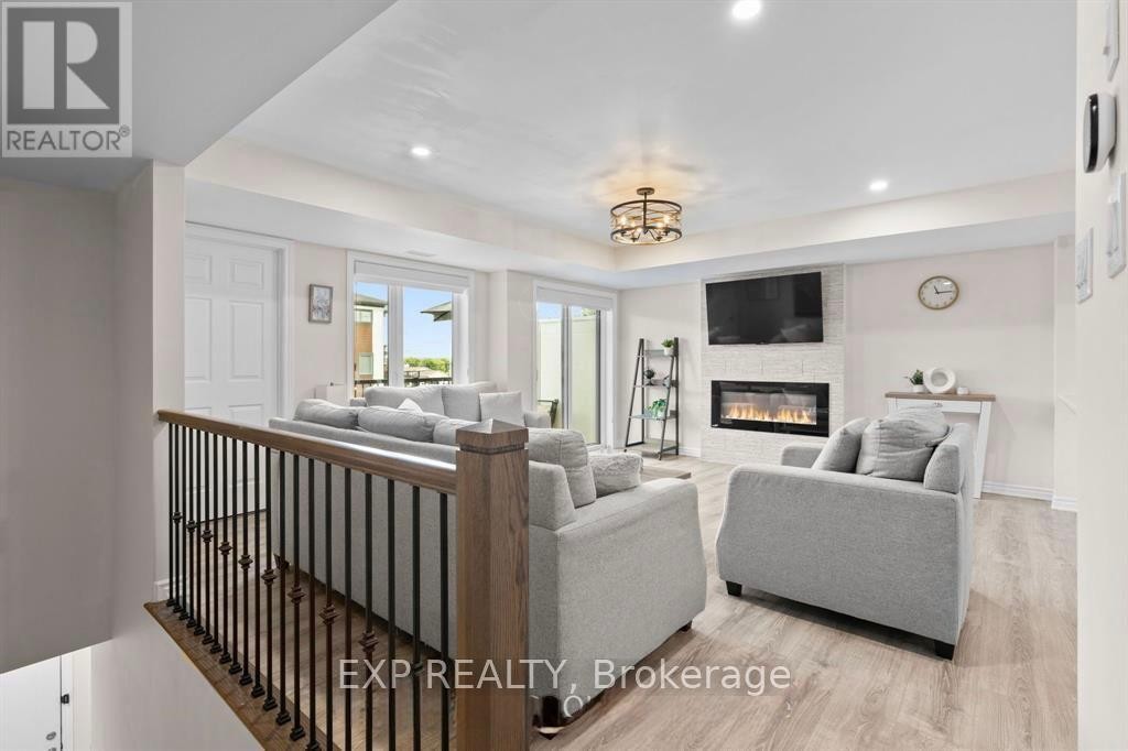 












304 LAPLAND PRIVATE

,
Ottawa,




Ontario
K2V0S2

