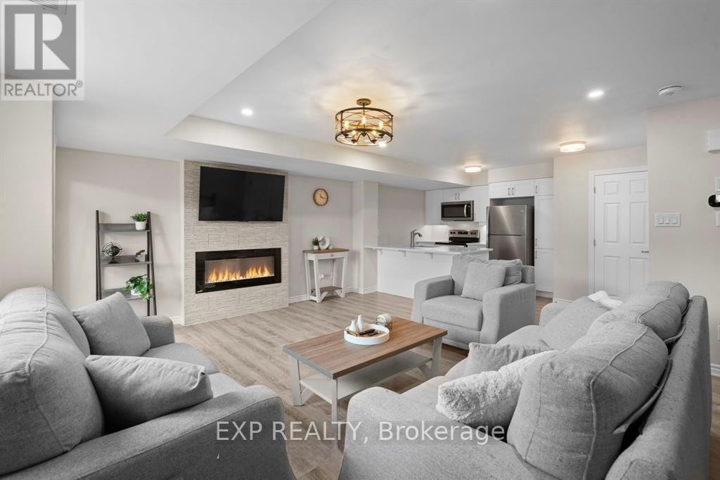 












304 LAPLAND PRIVATE

,
Ottawa,




Ontario
K2V0S2


