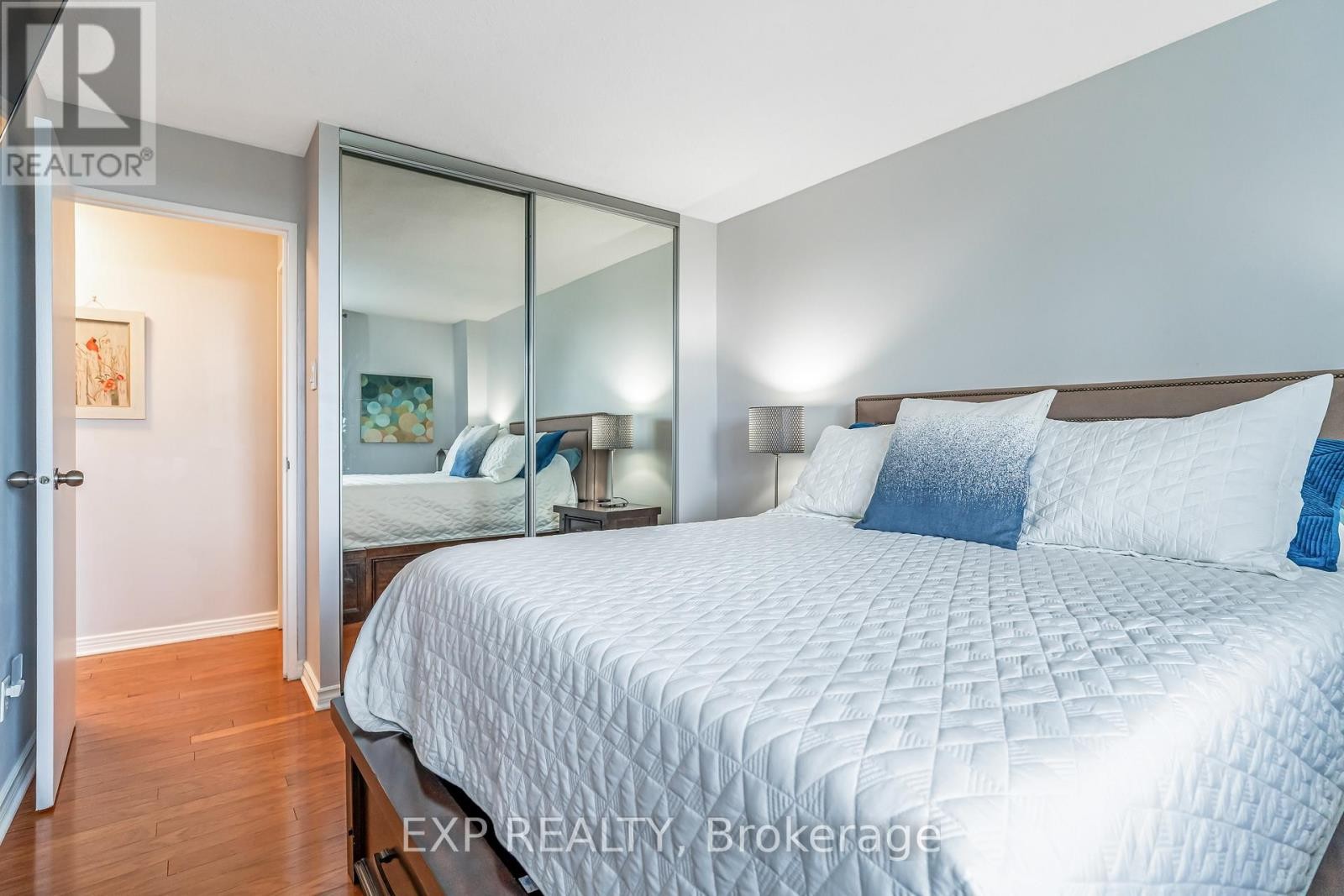 












101 - 415 GREENVIEW AVENUE

,
Ottawa,




Ontario
K2B8G5

