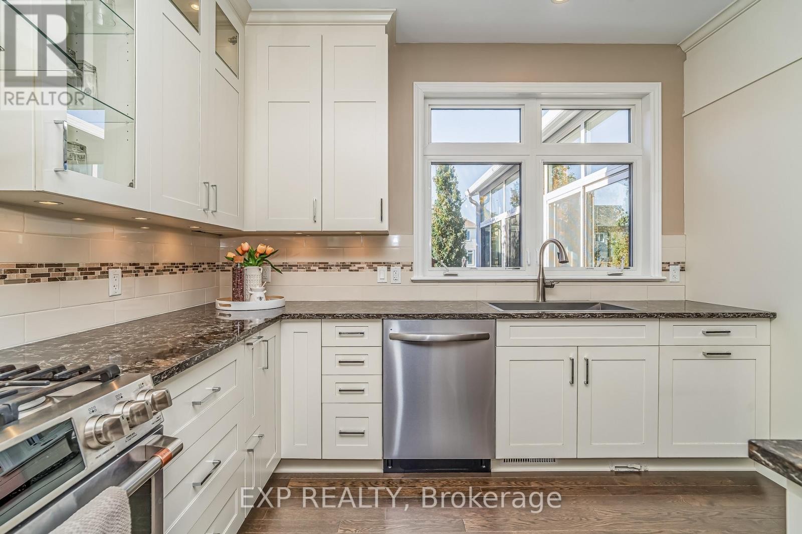 












327 DUNLIN RIDGE

,
Ottawa,




Ontario
K2J0E3

