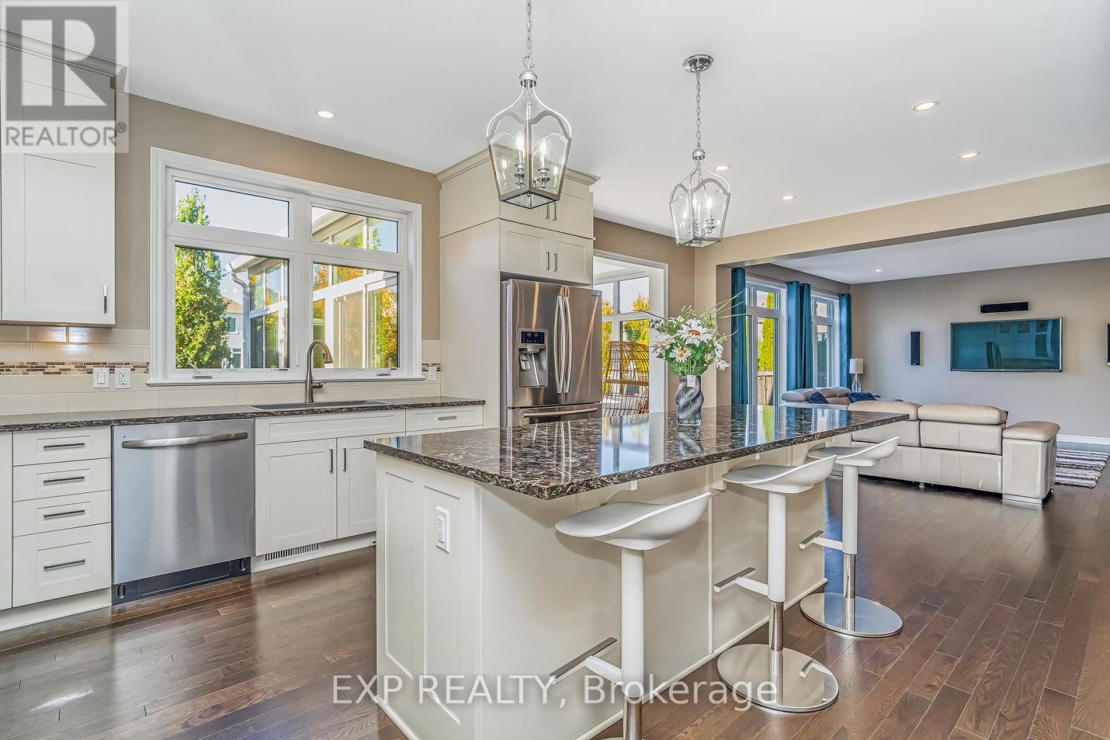 












327 DUNLIN RIDGE

,
Ottawa,




Ontario
K2J0E3

