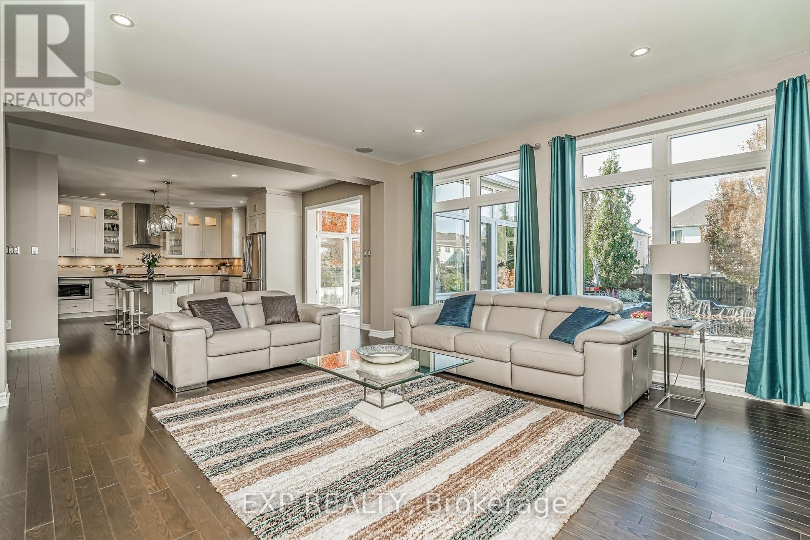 












327 DUNLIN RIDGE

,
Ottawa,




Ontario
K2J0E3

