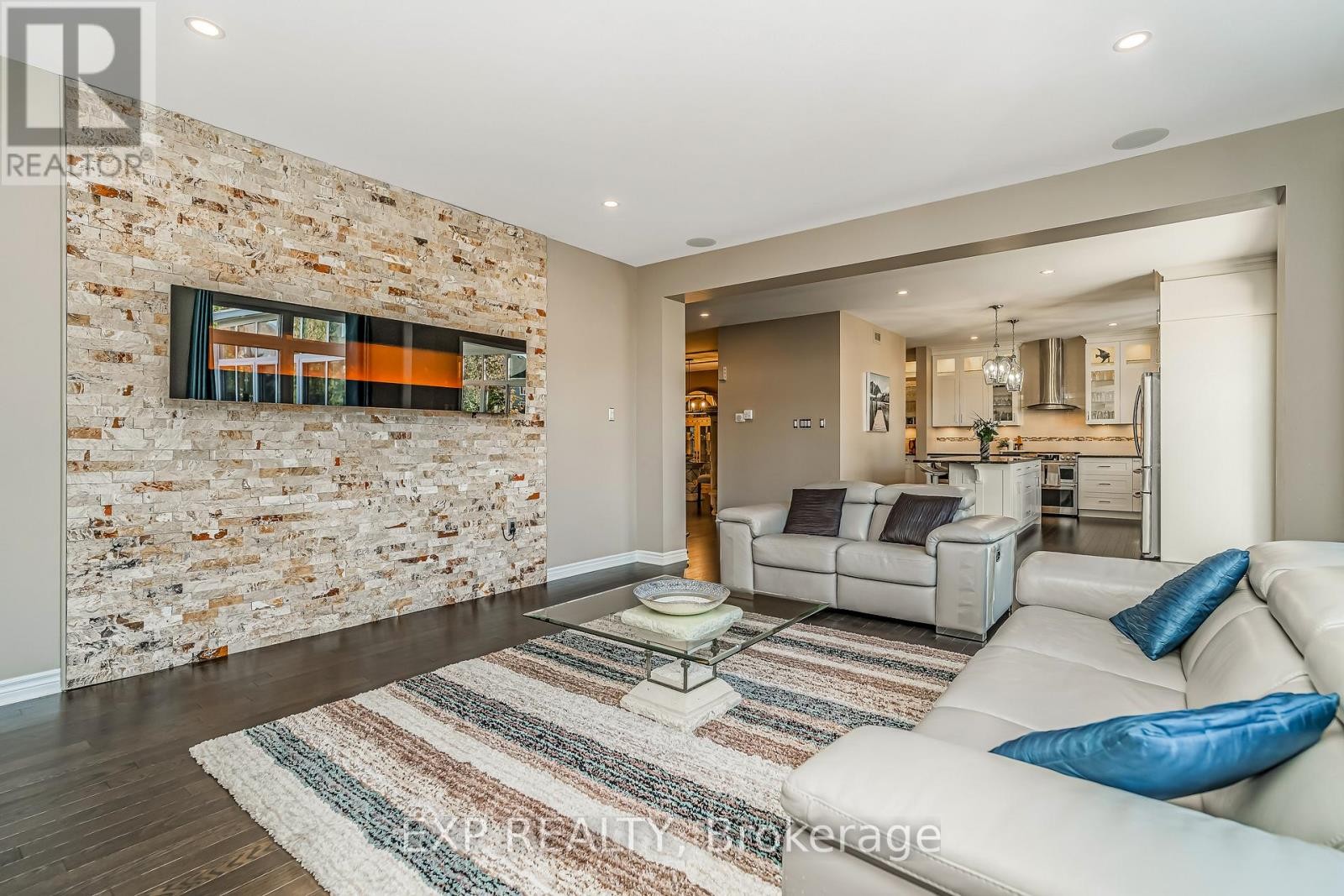 












327 DUNLIN RIDGE

,
Ottawa,




Ontario
K2J0E3

