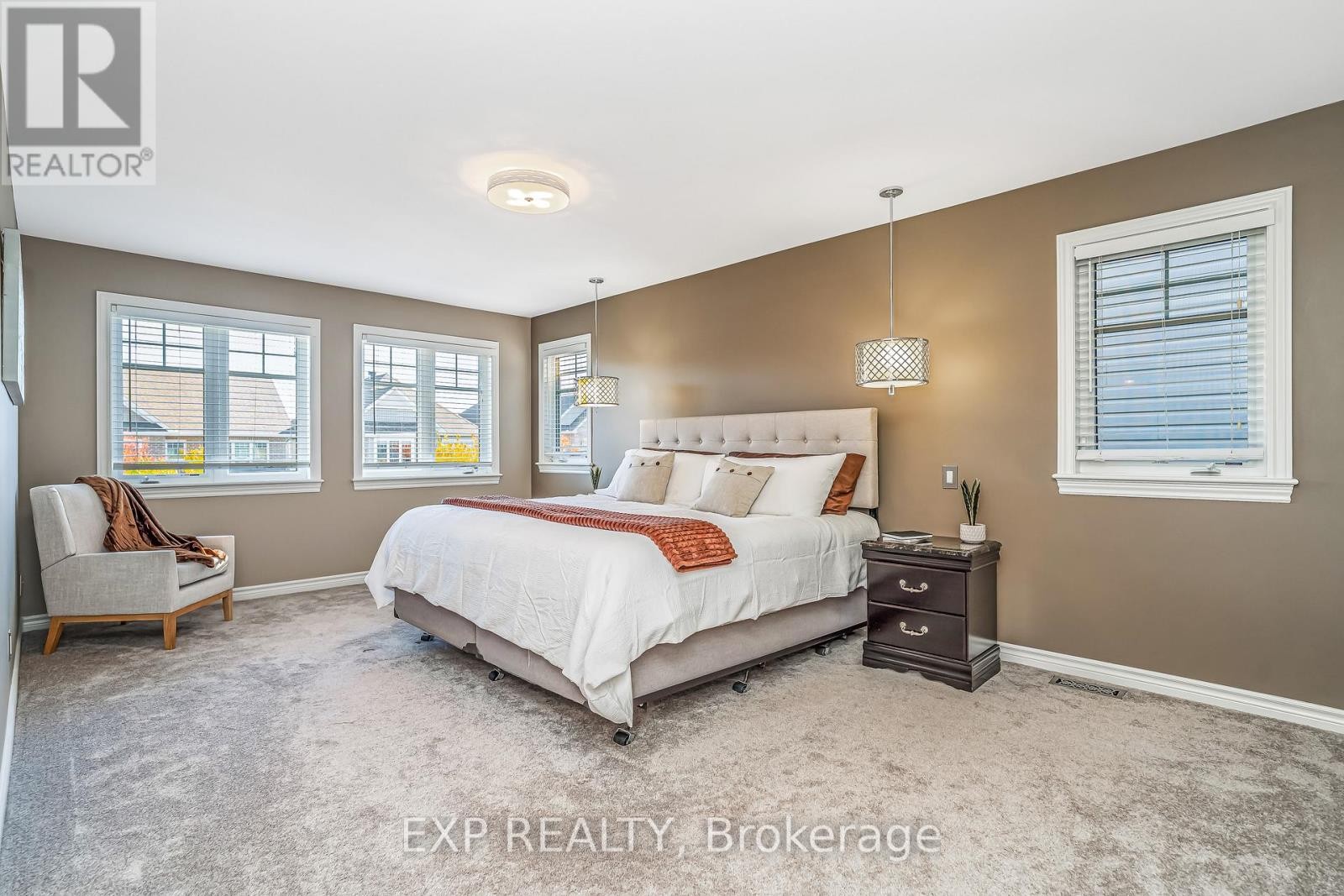 












327 DUNLIN RIDGE

,
Ottawa,




Ontario
K2J0E3

