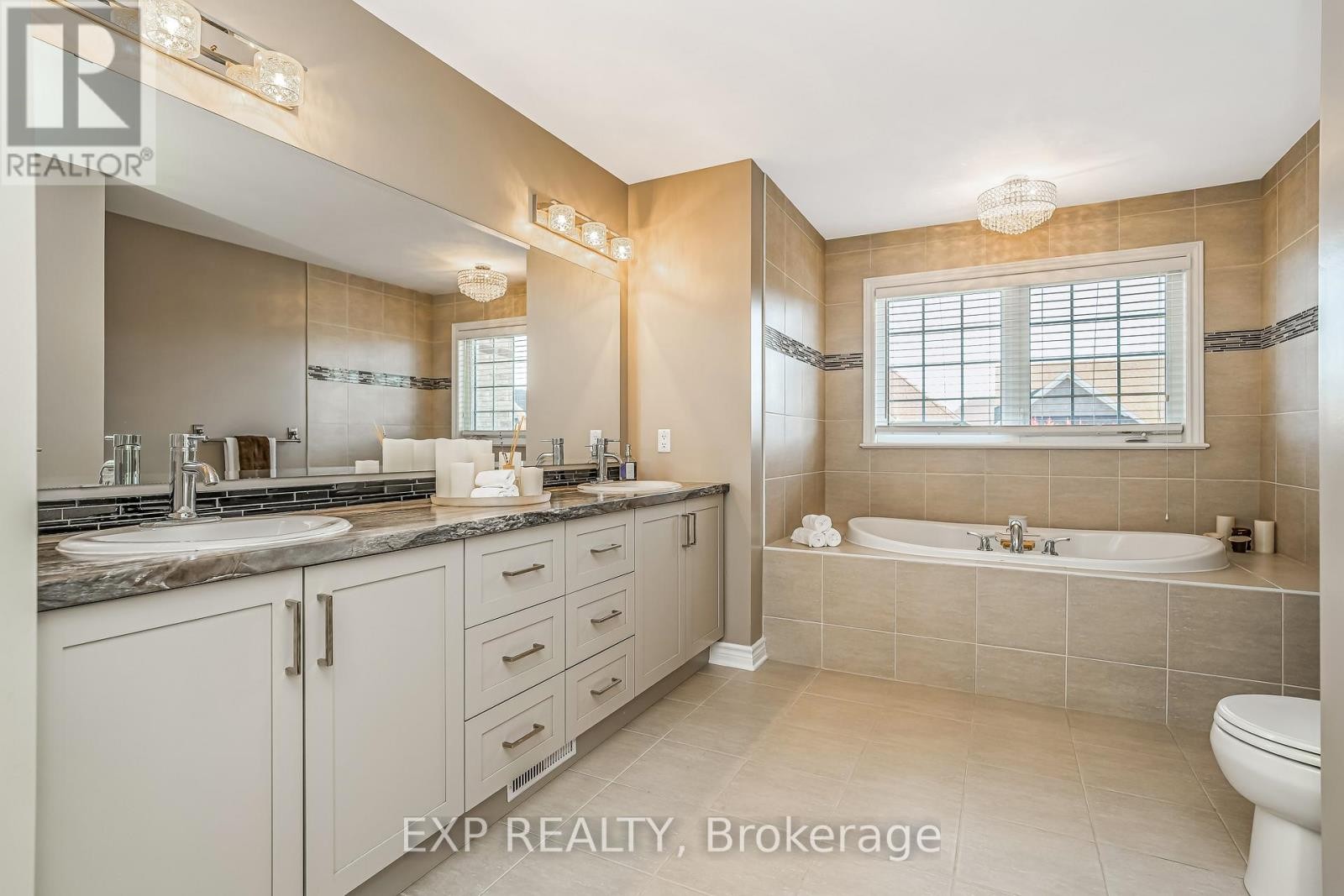 












327 DUNLIN RIDGE

,
Ottawa,




Ontario
K2J0E3

