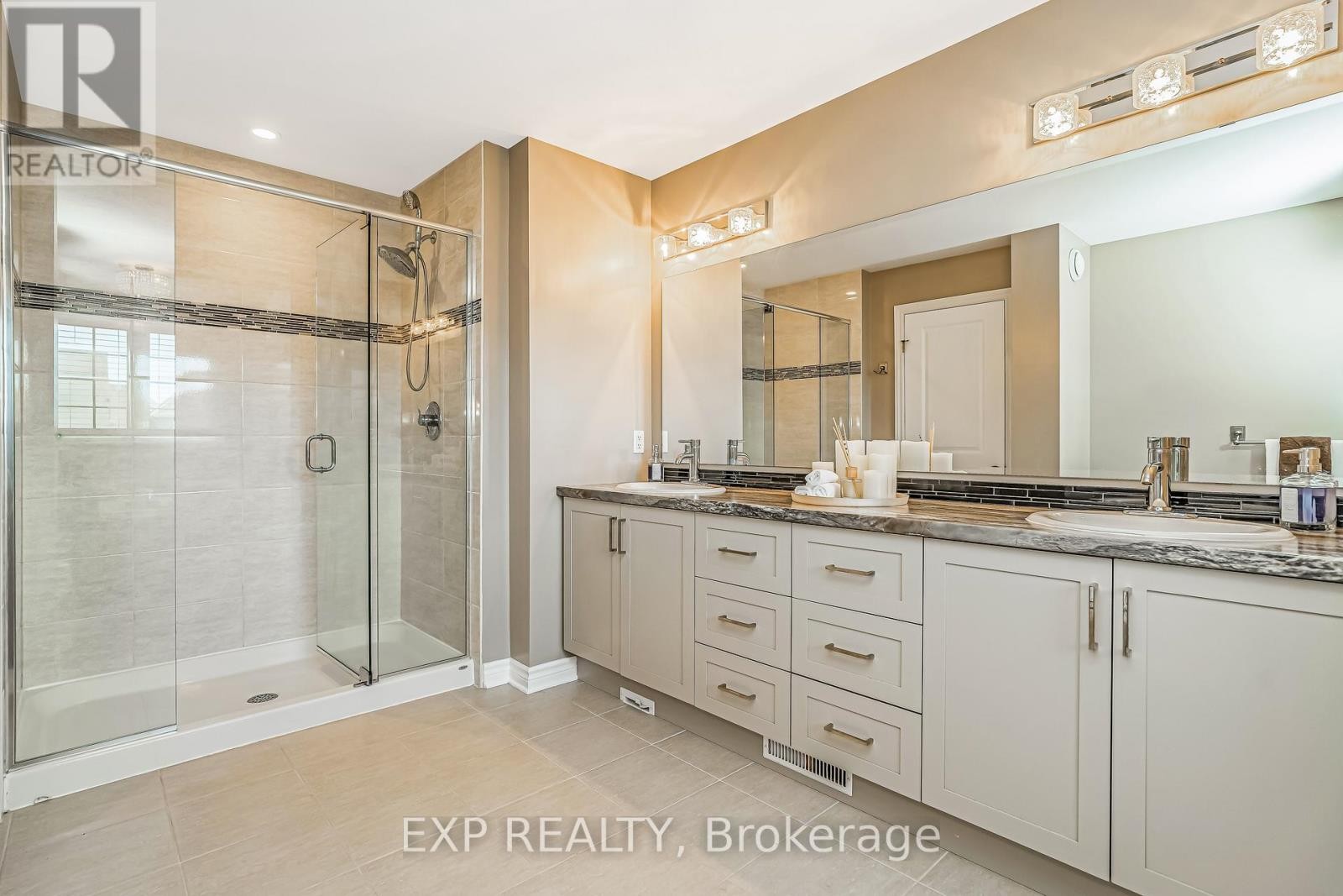 












327 DUNLIN RIDGE

,
Ottawa,




Ontario
K2J0E3


