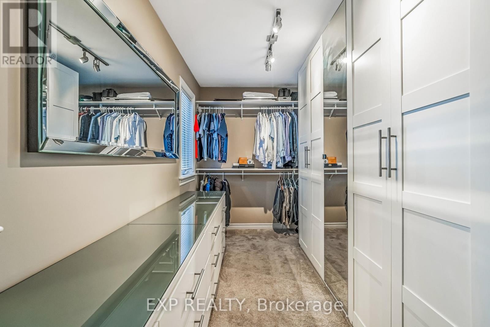 












327 DUNLIN RIDGE

,
Ottawa,




Ontario
K2J0E3

