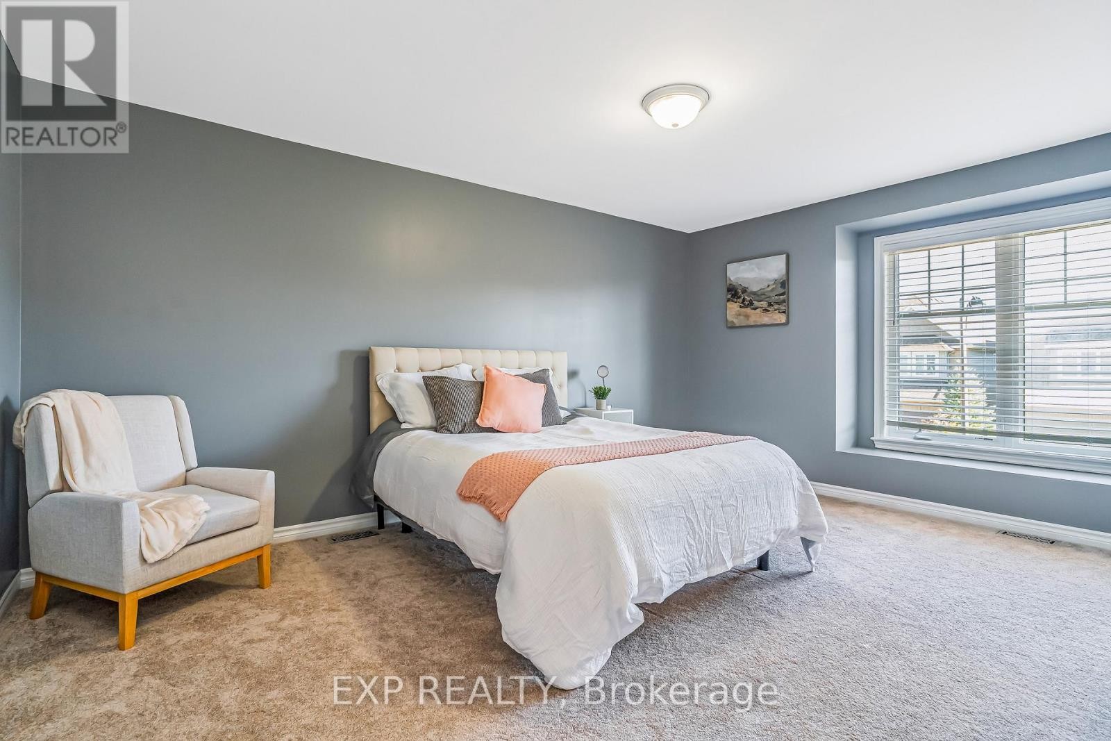 












327 DUNLIN RIDGE

,
Ottawa,




Ontario
K2J0E3

