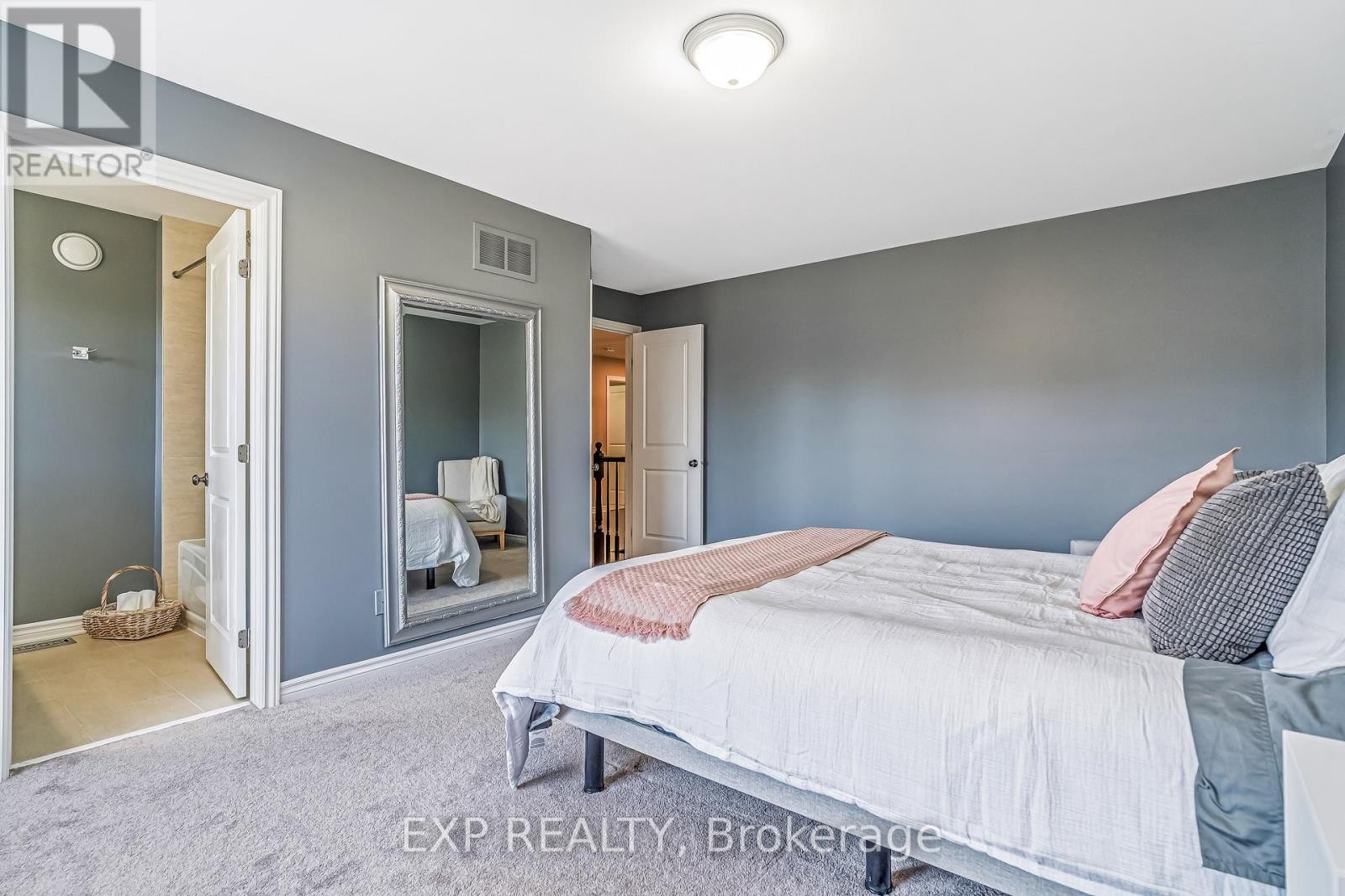 












327 DUNLIN RIDGE

,
Ottawa,




Ontario
K2J0E3

