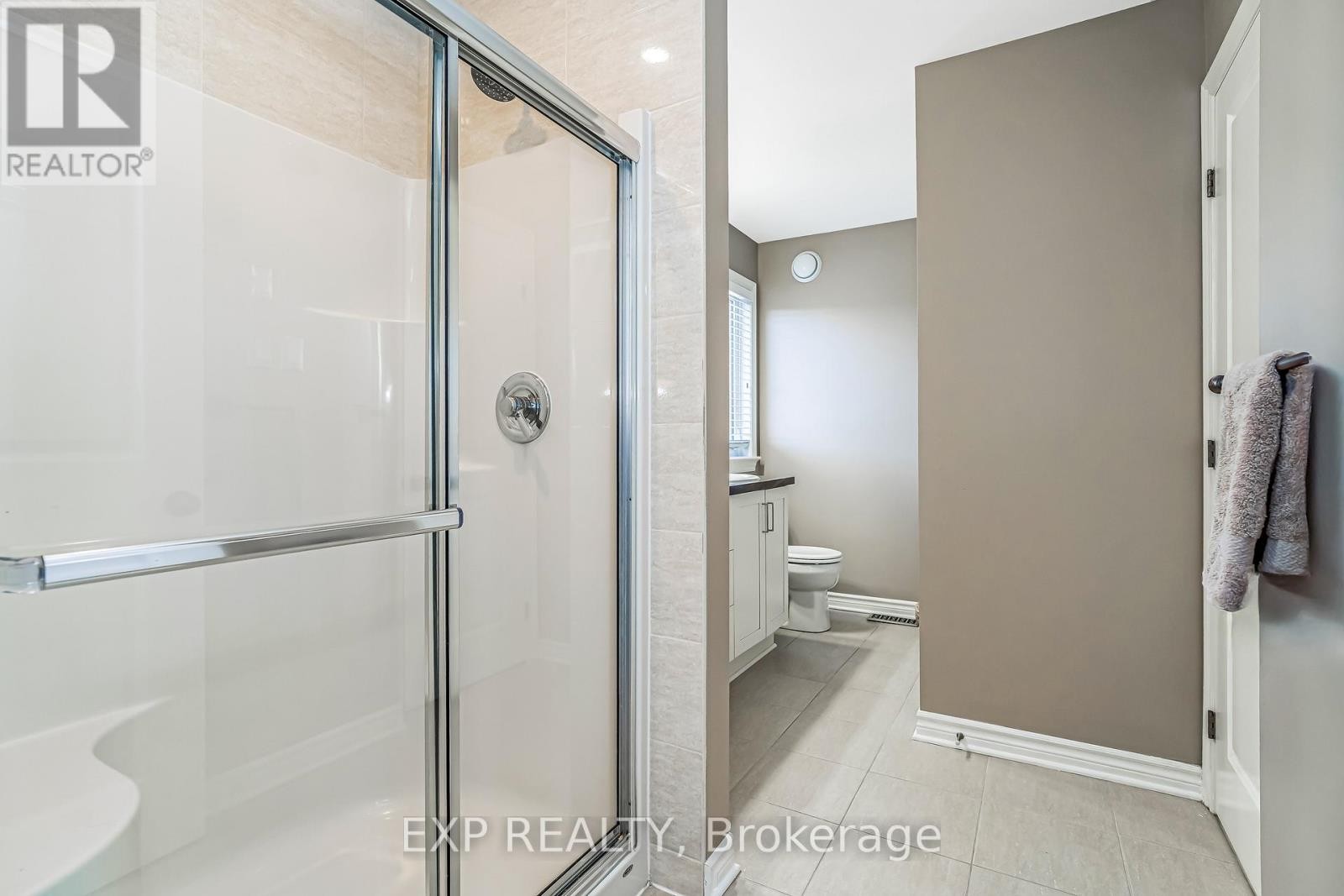 












327 DUNLIN RIDGE

,
Ottawa,




Ontario
K2J0E3

