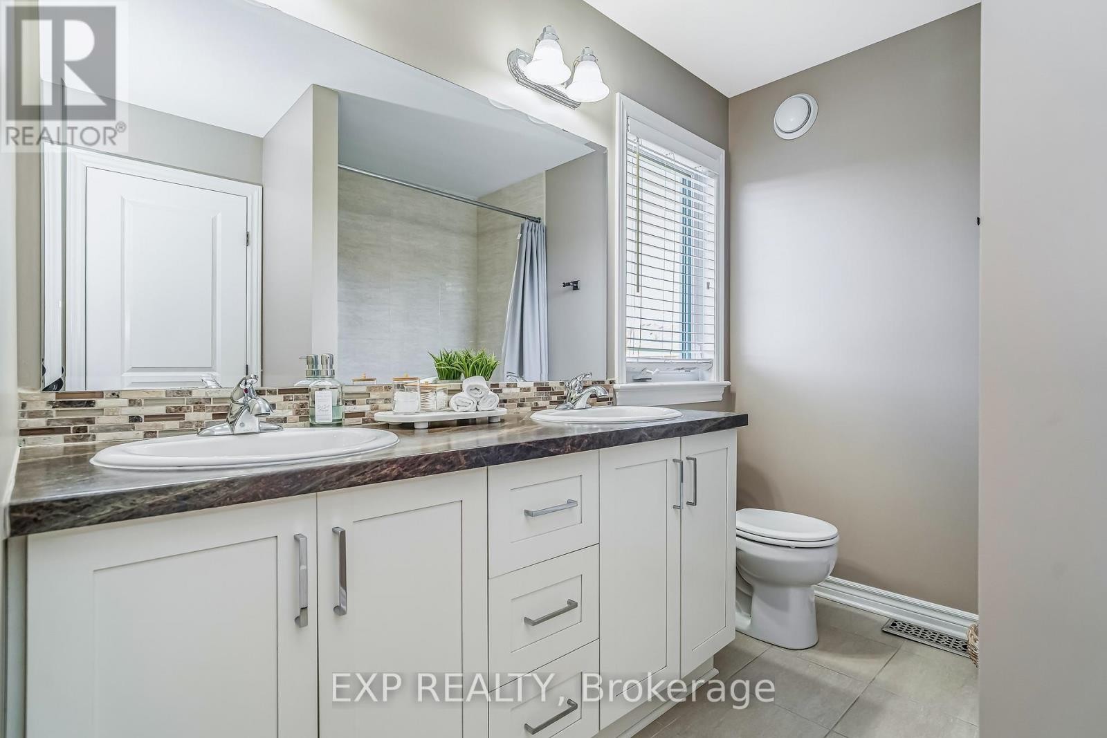 












327 DUNLIN RIDGE

,
Ottawa,




Ontario
K2J0E3

